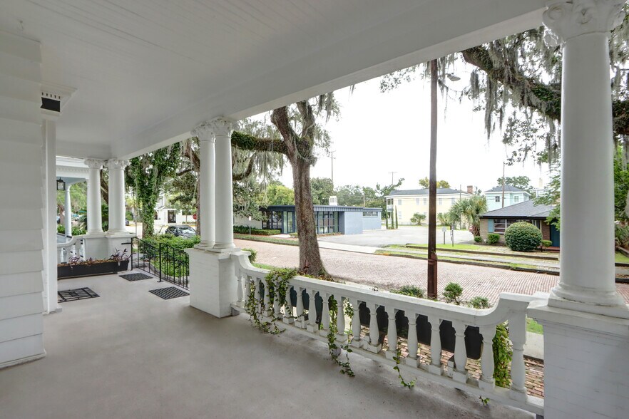 More Photos Of 207 E 31st St, Savannah Medical For Sale