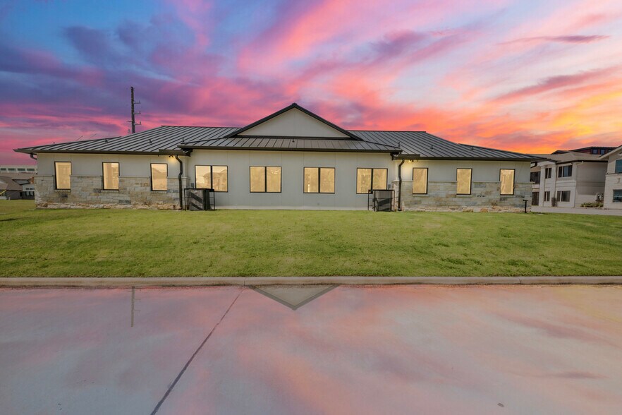 More Photos Of 213 Bella Katy Dr, Katy Medical For Lease