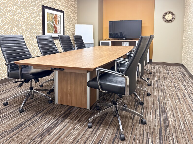 More Photos Of 600 Crowfoot Cres NW, Calgary Coworking Space