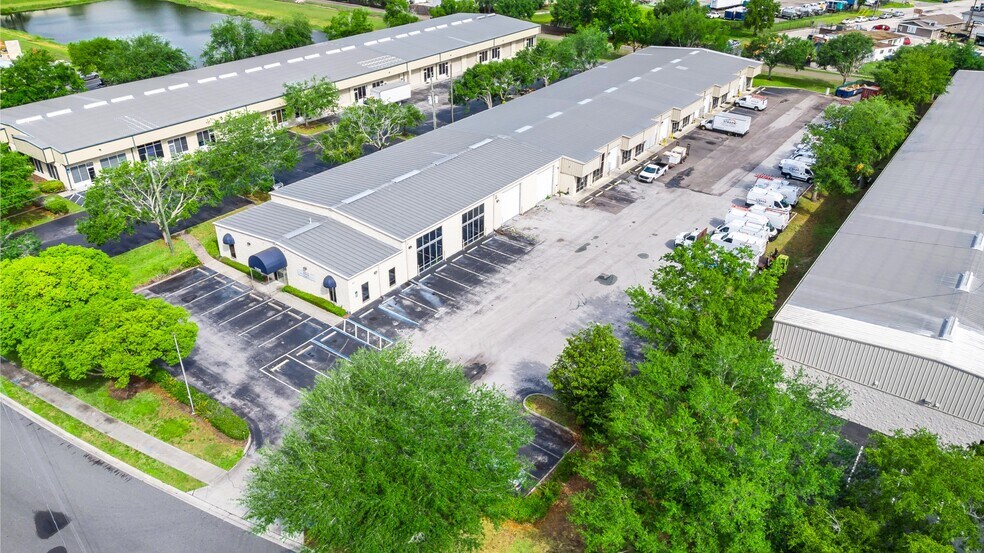 More Photos Of 7225 Sandscove Ct, Winter Park Warehouse For Lease