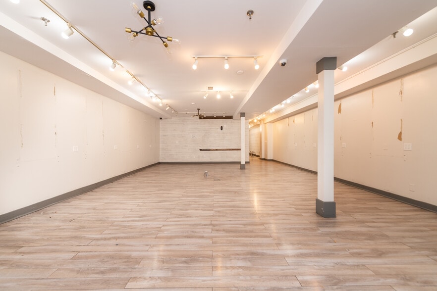 More Photos Of 297 Newbury St, Boston Storefront Retail Office For Lease