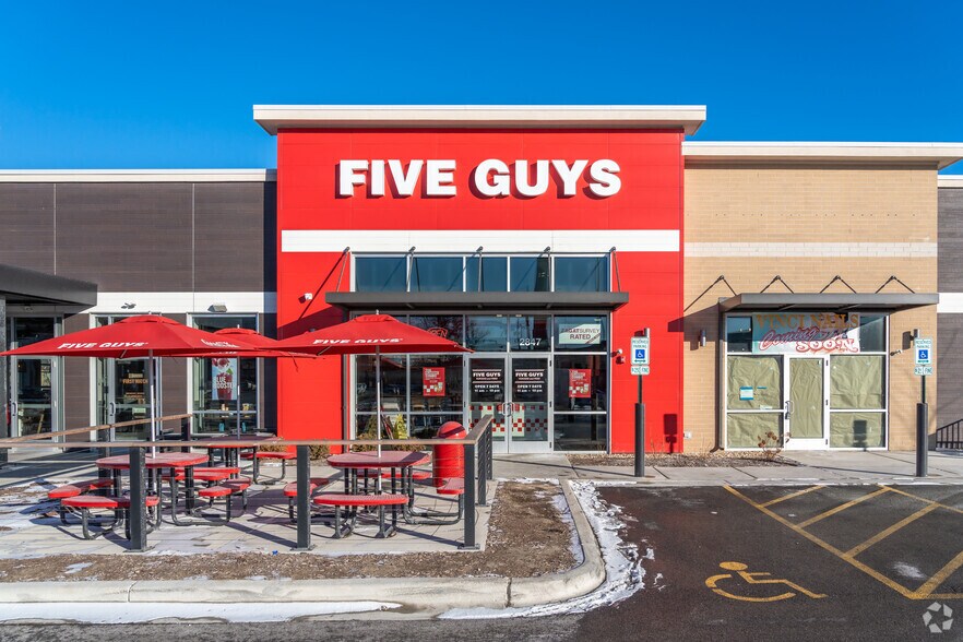 More Photos Of 2811 Mannheim Rd, Des Plaines Storefront Retail Office For Sale