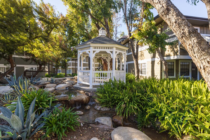 More Photos Of 2900 Bristol St, Costa Mesa Office For Sale