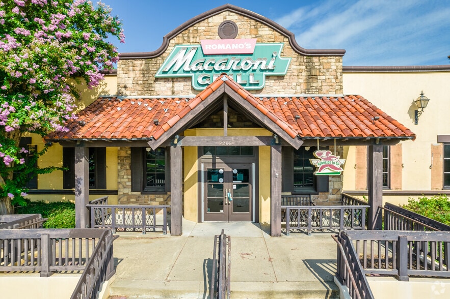 More Photos Of 7205 N Central Expy, Plano Restaurant For Lease