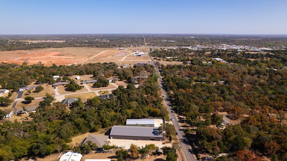 More Photos Of 3875 E Waterloo Rd, Edmond Warehouse For Lease