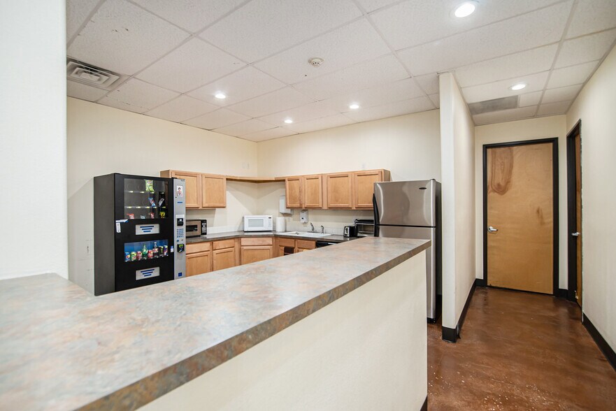More Photos Of 10390 W Bradford Rd, Littleton Office Residential For Sale