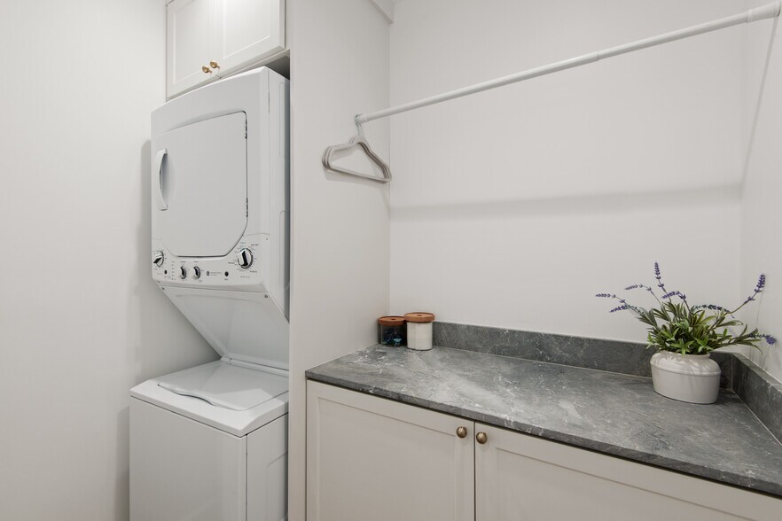 More Photos Of 937 3rd St, Encinitas Apartments For Sale