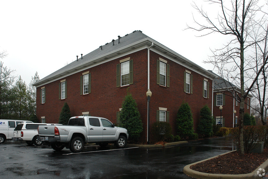 Primary Photo Of 5813 Bardstown Rd, Louisville Office For Lease