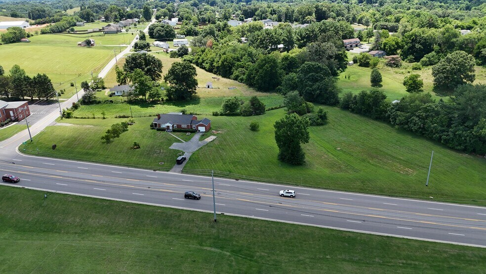 More Photos Of 5207 N Roan St, Gray Specialty For Sale