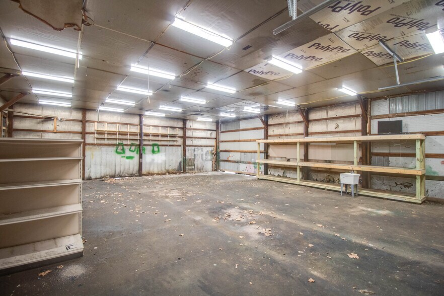 More Photos Of 98 Curtis St, Jerseyville Flex For Sale