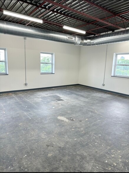 More Photos Of 700 Bryden Rd, Columbus Office For Sale