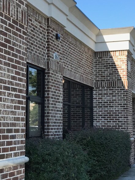 More Photos Of 25 Chatham Ctr S, Savannah Office Residential For Lease