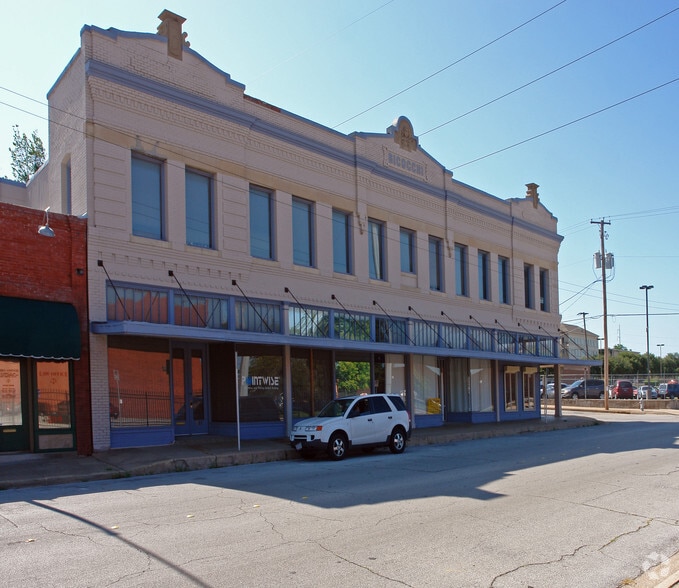 More Photos Of 211-215 S Jennings Ave, Fort Worth Loft Creative Space For Lease