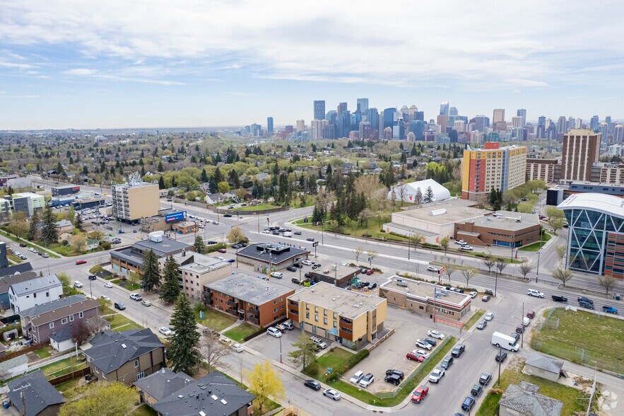 More Photos Of 1133 17 Av NW, Calgary Storefront Retail Residential For Sale