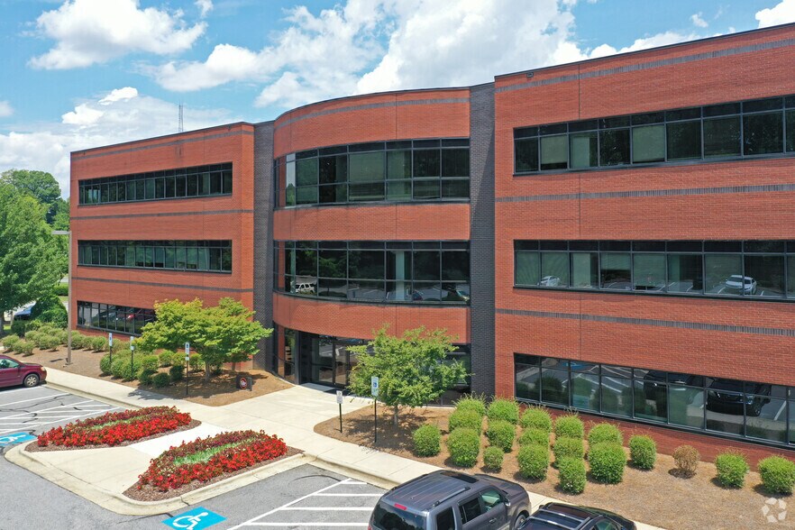 More Photos Of 717 Green Valley Rd, Greensboro Office For Lease