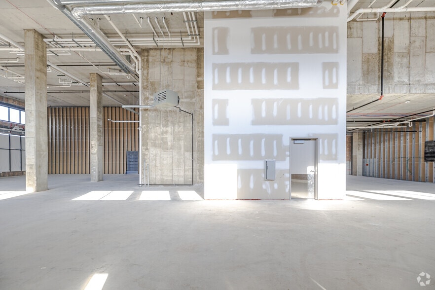 More Photos Of 20400 W Bluemound Rd, Brookfield Unknown For Lease