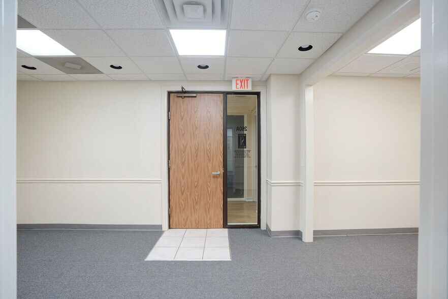 More Photos Of 400 S Tamiami Trl, Venice Medical For Sale