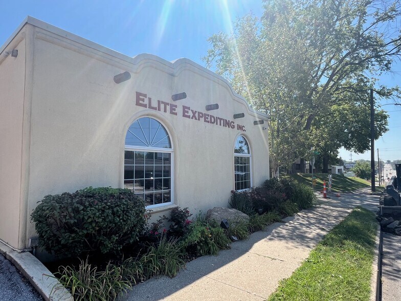 More Photos Of , Des Moines Office For Sale