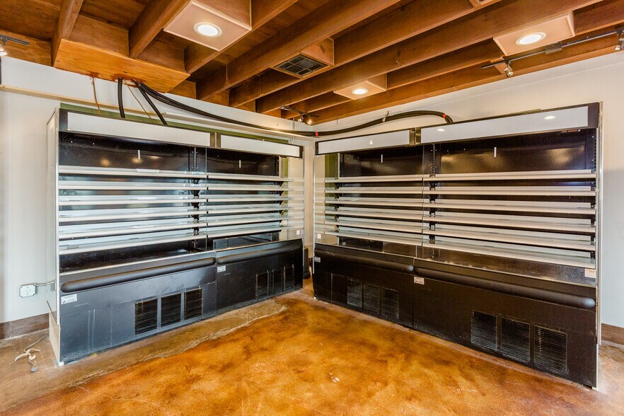 More Photos Of 15407 Highway 36, Needville Restaurant For Sale