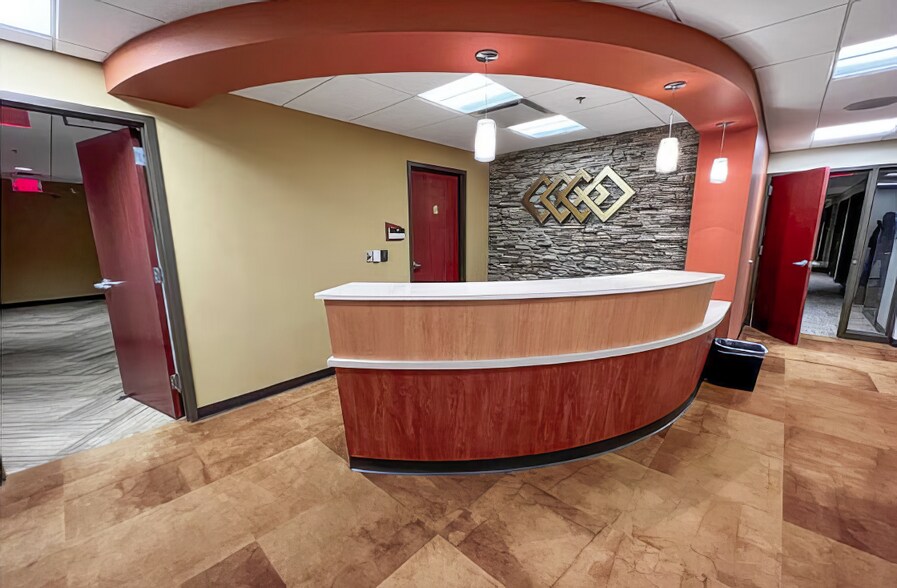 More Photos Of 2807 S State St, Saint Joseph Office For Sale