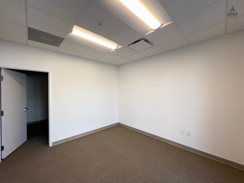 More Photos Of 1690 NW 108th Ave, Miami Industrial For Lease