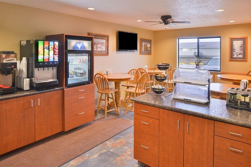 More Photos Of 2326 Highway 53, International Falls Hotel For Sale