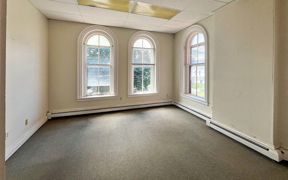 More Photos Of 181 Brackett St, Portland Apartments For Sale