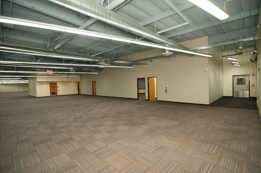 More Photos Of 540 W Woodbury Rd, Altadena Office For Lease