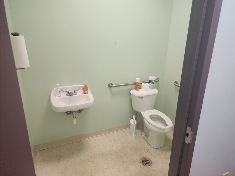 More Photos Of 4 Northridge Dr, Buckhannon General Retail For Lease