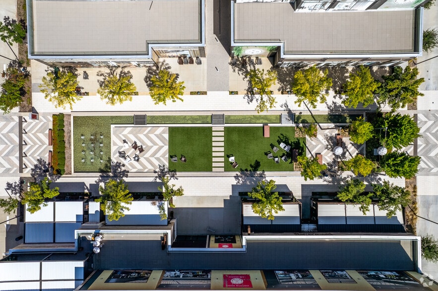 More Photos Of 6121 W Park Blvd, Plano General Retail For Sale