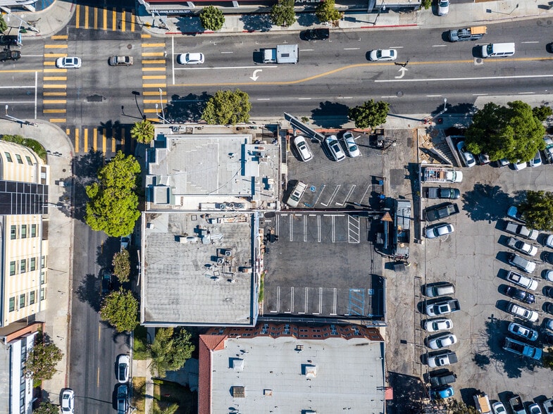 More Photos Of 600 S New Hampshire, Los Angeles Storefront Retail Office For Lease