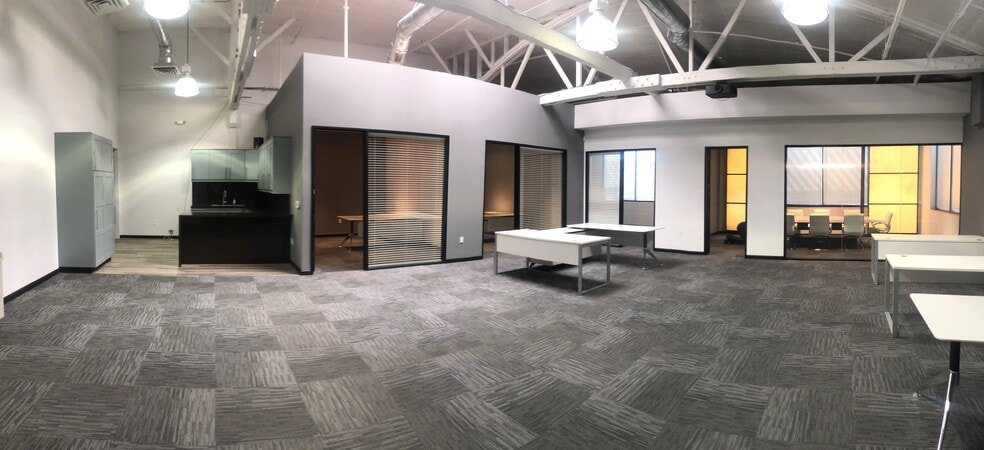 More Photos Of 2102 Dennison St, Oakland Flex For Lease