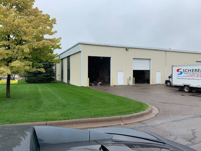 More Photos Of 2165 Daniels St, Long Lake Manufacturing For Lease