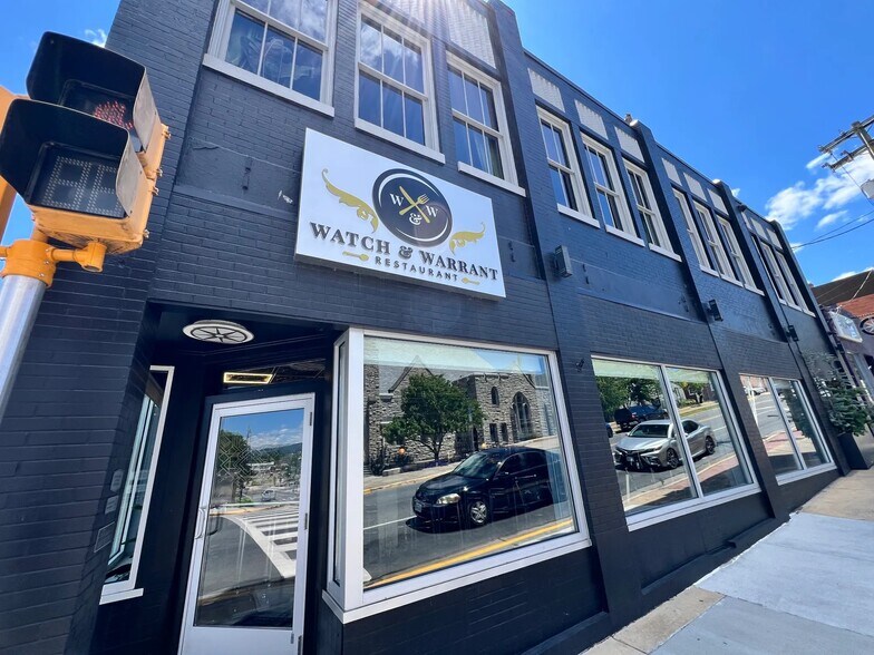 More Photos Of 2 E Main St, Luray General Retail For Sale