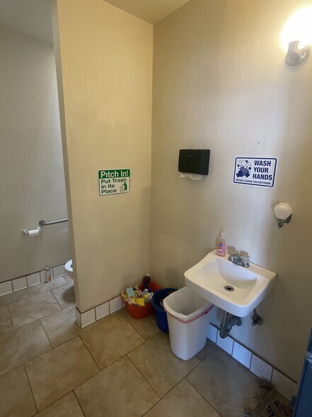 More Photos Of 5344 Long Beach Blvd, Long Beach Storefront Retail Office For Lease