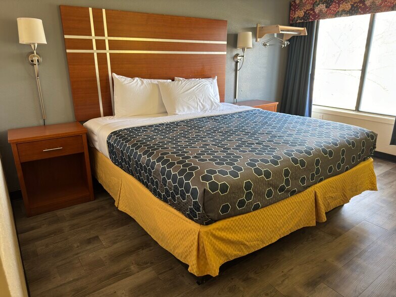 More Photos Of 815 1st St S, Waite Park Hotel For Sale