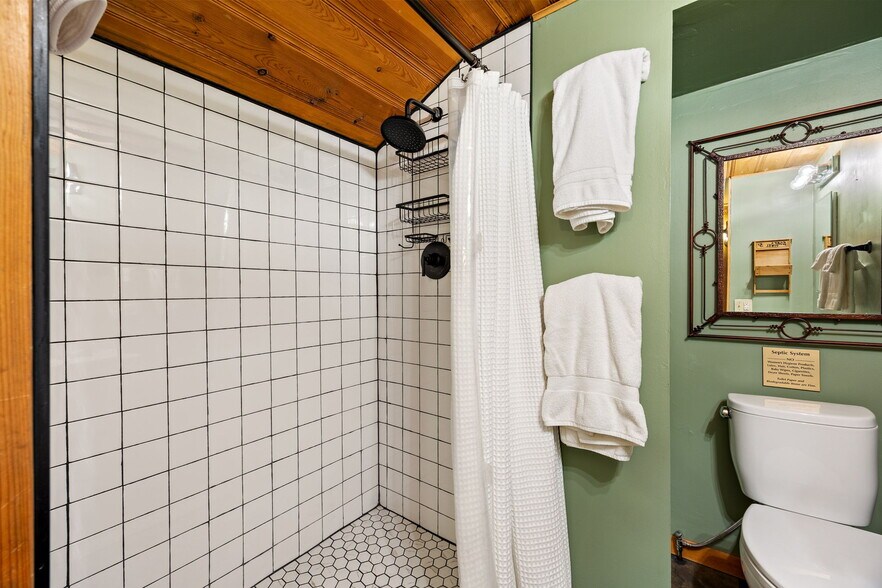 More Photos Of 140 Main St, Greer Specialty For Sale