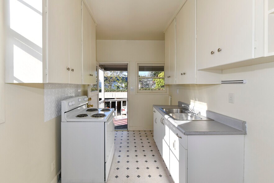 More Photos Of 1519 Main St, Napa Storefront Retail Residential For Sale