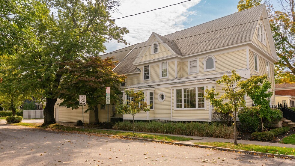 More Photos Of 5725 Main St, Buffalo Freestanding For Lease