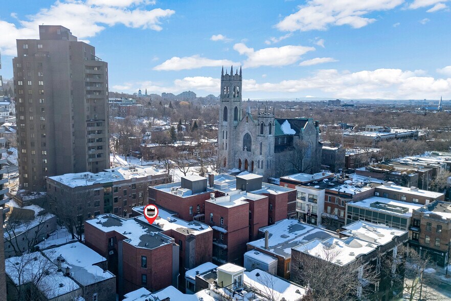 More Photos Of 15-17 Av. de l'Épée, Outremont Multifamily For Sale