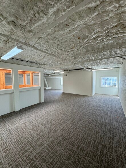 More Photos Of 4834 Vicksburg St, Dallas Manufacturing For Lease