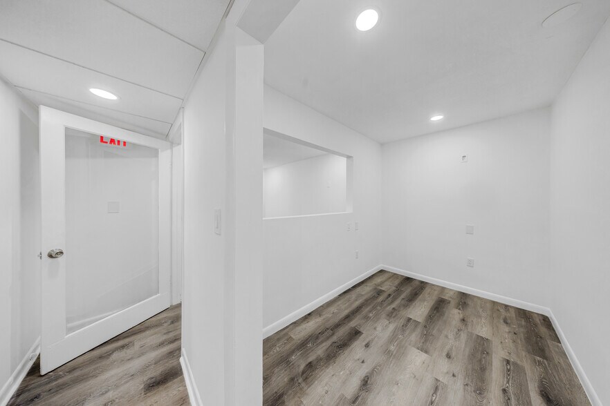 More Photos Of 7550 W 2nd Ct, Hialeah Warehouse For Lease