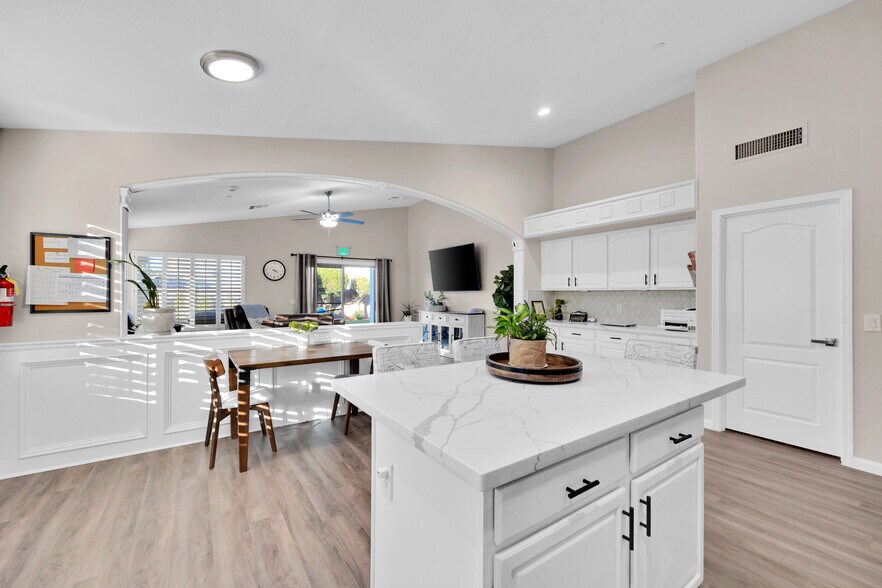 More Photos Of 6000 W Assisted Living Dr, Glendale Assisted Living For Sale