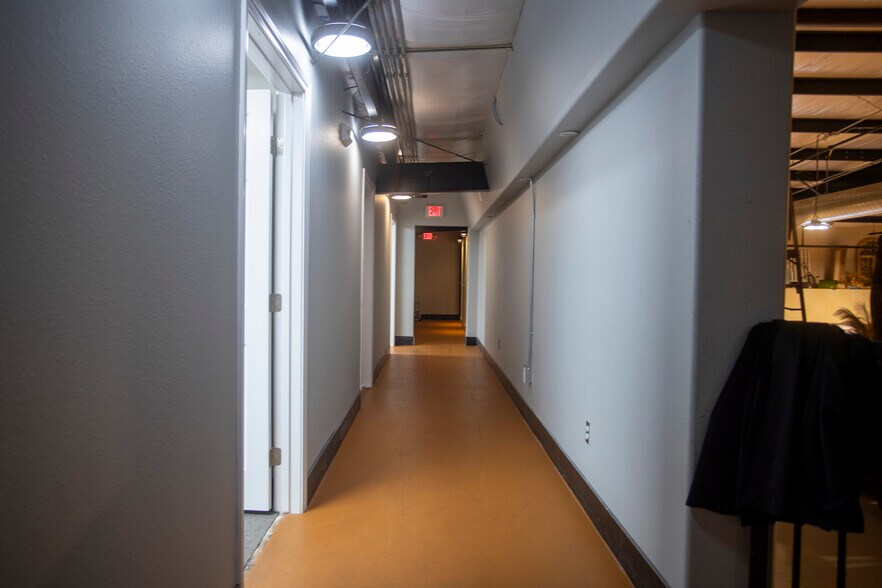 More Photos Of 25000 US 59 Rd, El Campo Flex For Sale