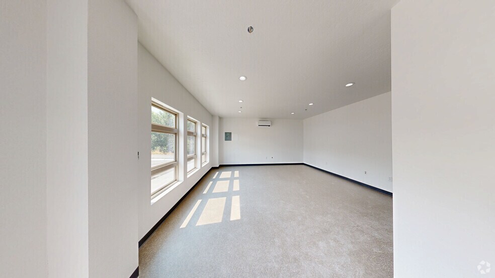 More Photos Of 439 N Broadmore Way, Nampa Unknown For Lease