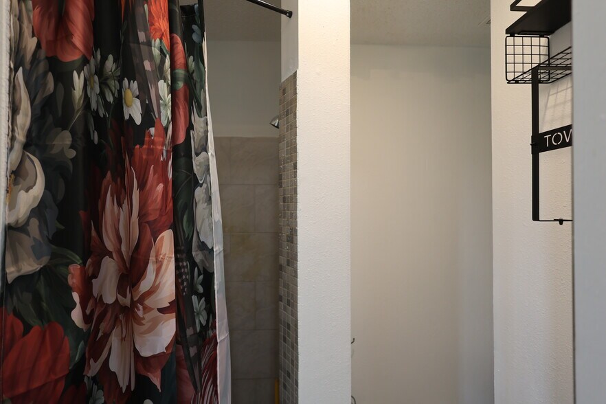 More Photos Of 25377 Welling rd, Welling Apartments For Sale
