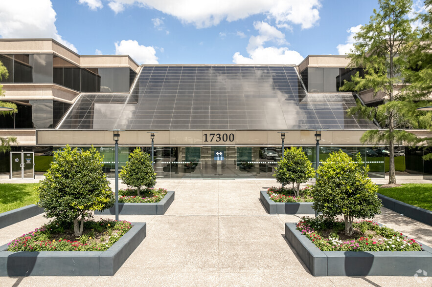 Primary Photo Of 17300 N Dallas Pky, Dallas Office For Lease