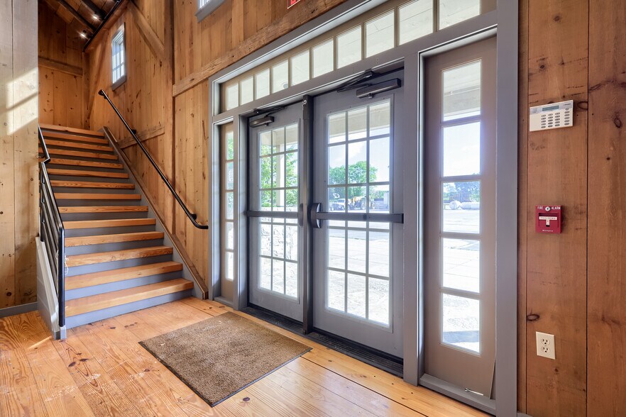 More Photos Of 709 Hartman Station Rd, Lancaster Loft Creative Space For Lease