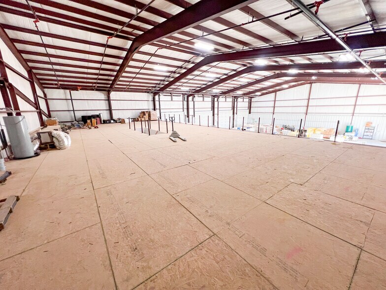 More Photos Of 2401 E County Road 155, Midland Service For Sale