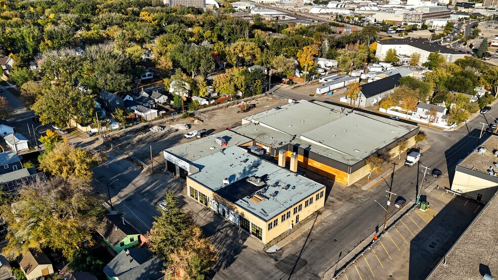 More Photos Of 324 24th St W, Saskatoon Office For Sale